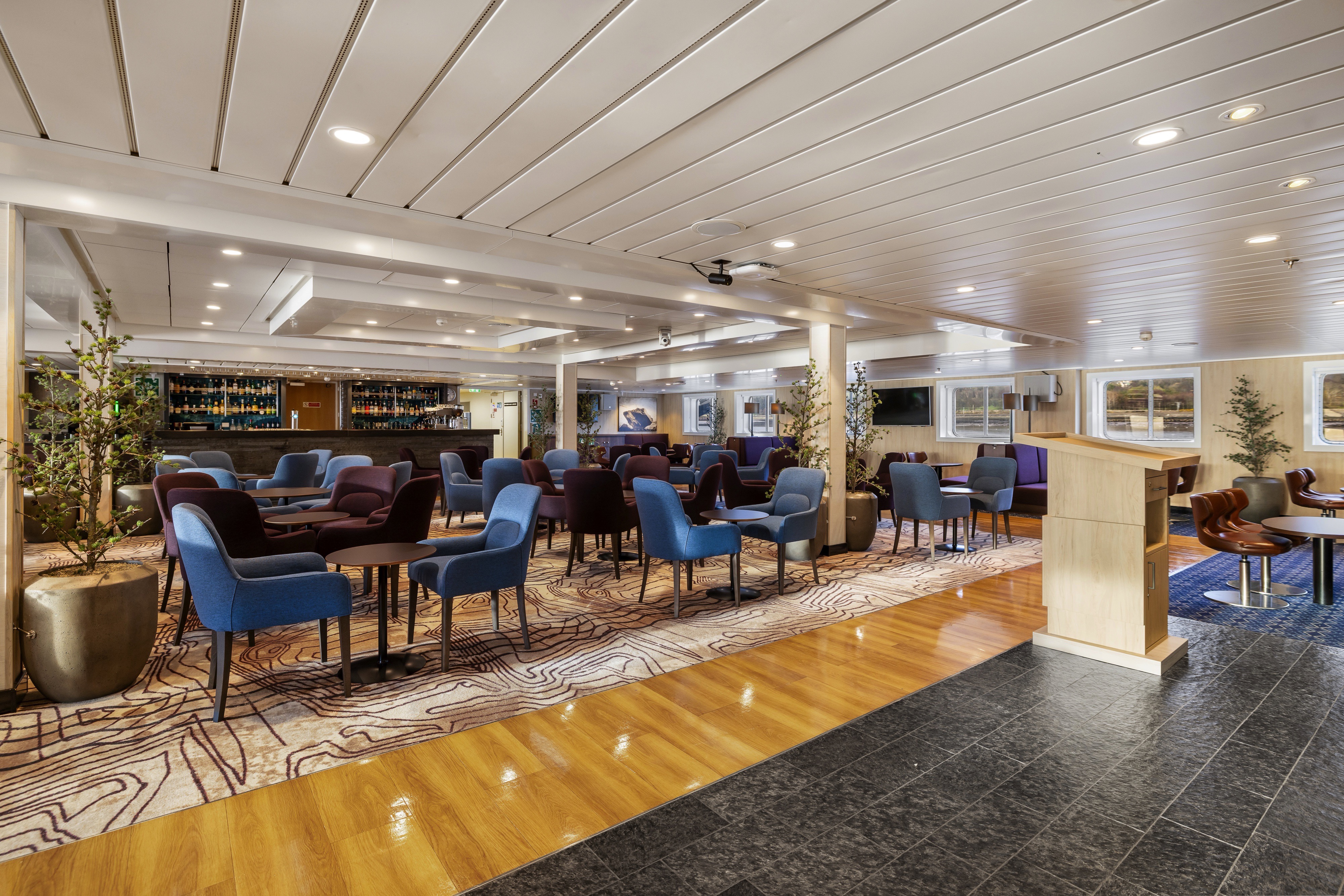 MS Spitsbergen - Explorer Lounge & Bar